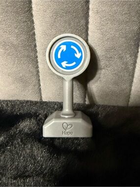 💙5/$22- Hape Toy Road Sign - Blue Roundabout Traffic Sign